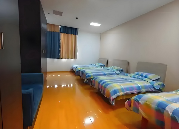 专科毕业生落户落户深圳_于佩尔：热爱永远不会消失 接纳纳这位外星人、容才能